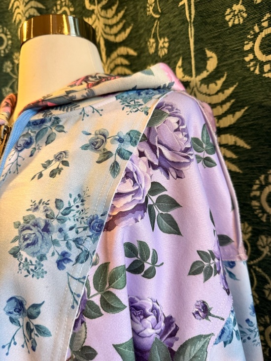 dELiA*s Pastel Patchwork Floral Shades Of Cool Zip Hoodie Pink Blue S NWOT - Picture 10 of 15